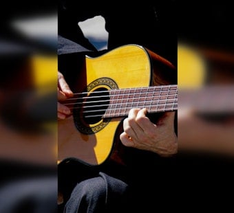 Austin Chamber Music Center Pairs Violin, Guitar for Two-Night Film Score Tribute