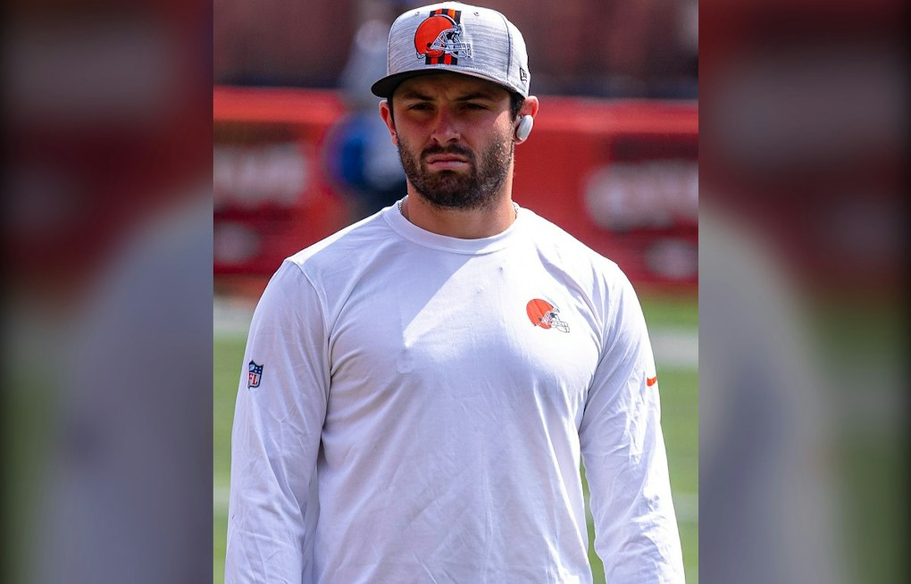 Baker Mayfield Dislocates Thumb as Winless Bucs Brace for Rookie QB