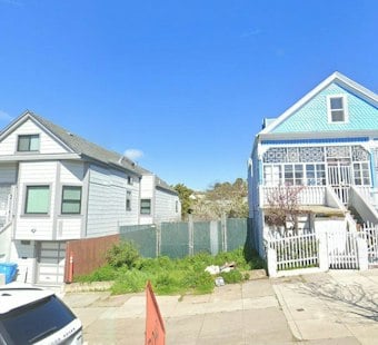 Bayview Lot Listed at $300K Set to Become Two-Story Modular Home