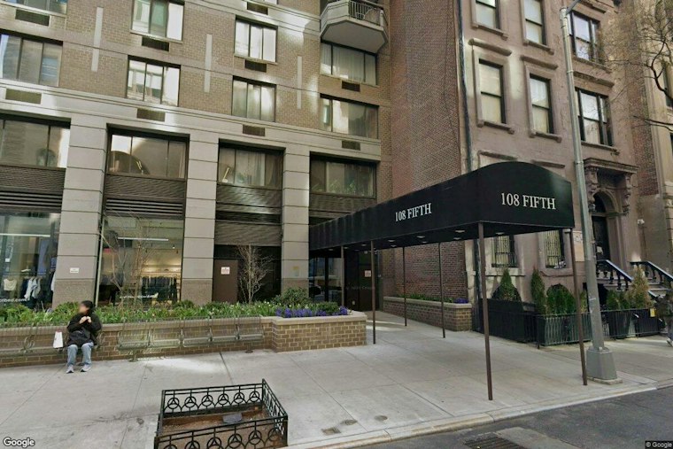 Beyond Yoga Opens Flatiron Pop-Up With Workouts, Free Coffee and a Big NYC Bet