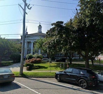 Bridgehampton Foreclosure Auction Draws $5.86 Million Bid as Sale Awaits Completion