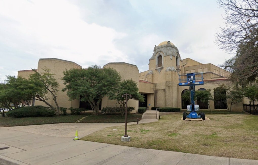 Broadway Dallas Strips The Sugar From 'Sound Of Music' At Fair Park