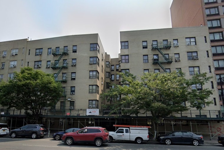 Bronx Man, 26, Shot In Leg Near Franz Sigel Park, Crowd Gathers On Grand Concourse