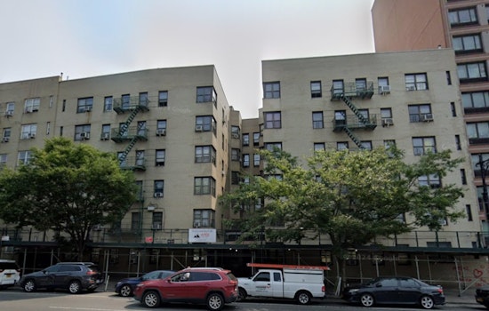 Bronx Man, 26, Shot In Leg Near Franz Sigel Park, Crowd Gathers On Grand Concourse