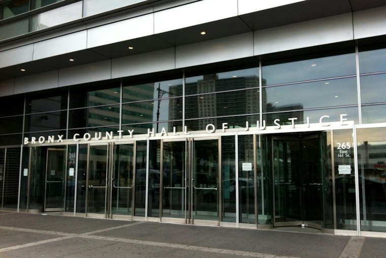 Parolee Smuggled Loaded Gun Past Courthouse Guards, Threatened Officers