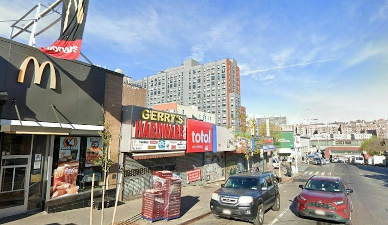 Bronx Woman, 50, Loses Bag With $1K as Suspect Bolts on East 167th Street