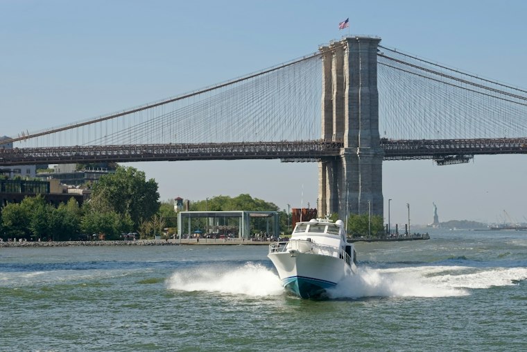 Brooklyn Bridge Shooting Snarls Rush Hour After Man Charges Police With Knife