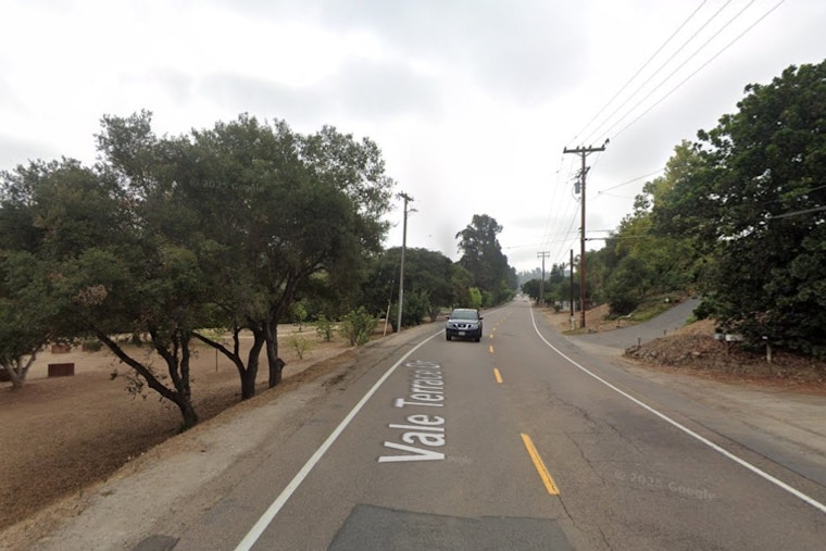 Brush Fire Near Vale Terrace Drive Forces Vista Evacuations Days Before Amphitheatre Opener