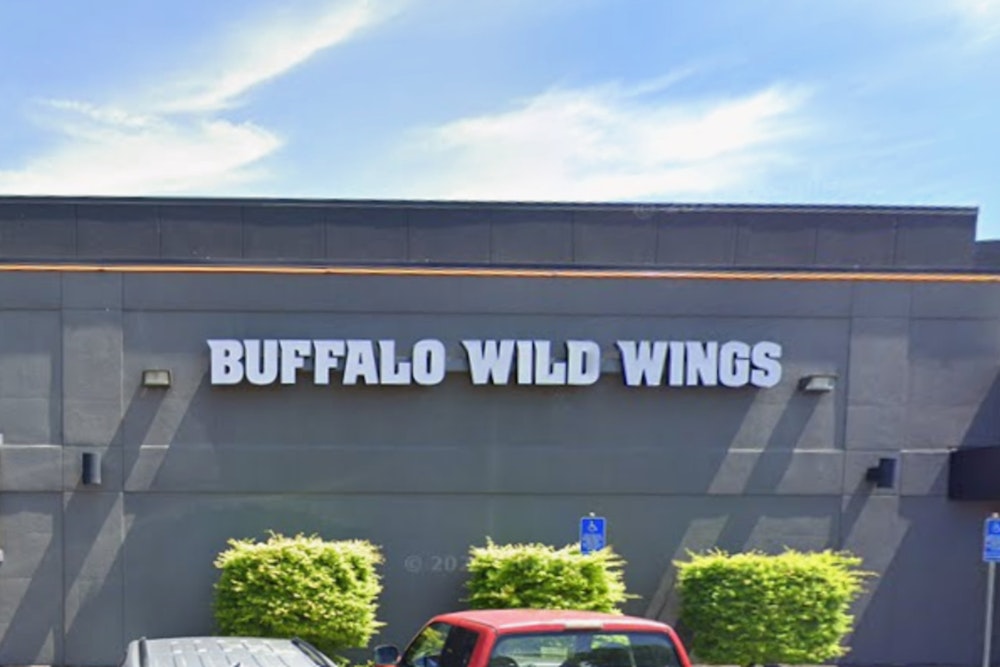 Buffalo Wild Wings Lands in Old Sears Space at Clackamas Town Center