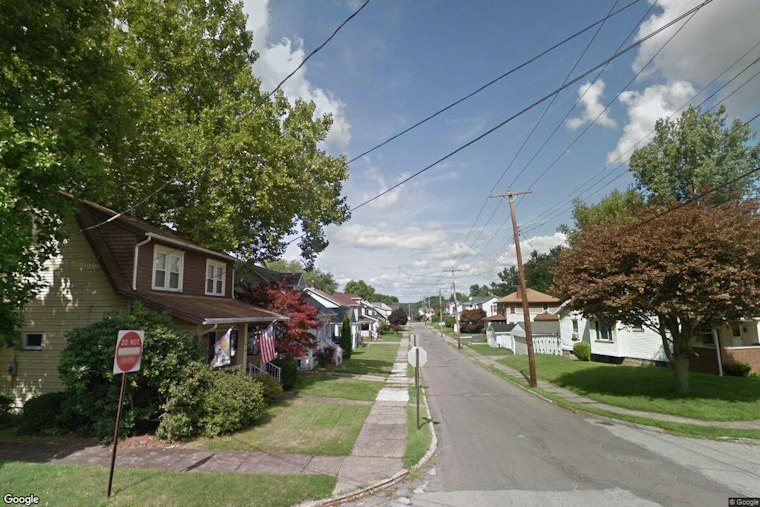 Butler County Fugitive Jumps Off Sharon Roof, Lands in Custody