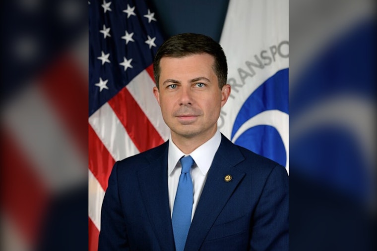 Buttigieg Rallies Ohio Union Crowd at Hamilton Picnic, Talks Bridge and 2028 Buzz
