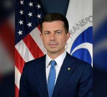 Buttigieg Rallies Ohio Union Crowd at Hamilton Picnic, Talks Bridge and 2028 Buzz