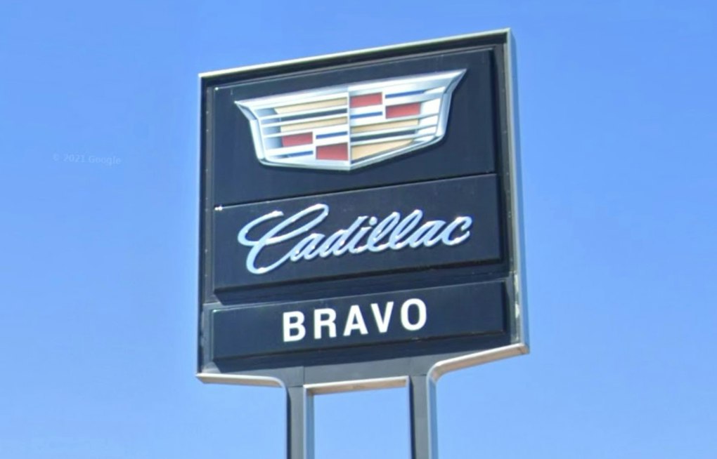 Cadillac's F1 Race Car Pulls El Paso Crowds to Bravo Cadillac Showcase