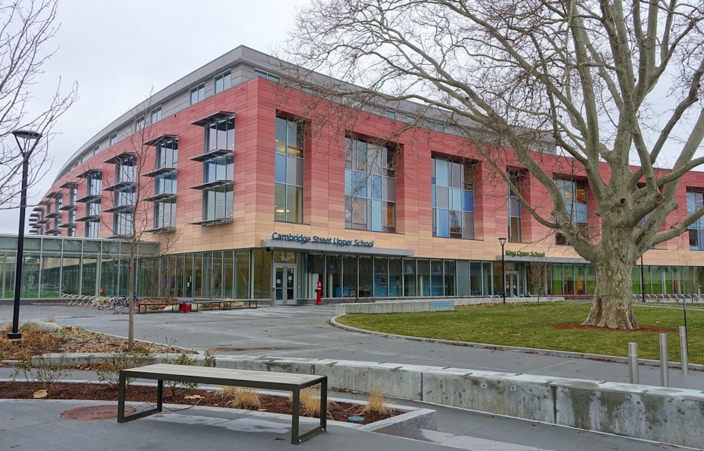 Cambridge Schools Ban Smart Glasses, Citing Spying and Bullying Fears