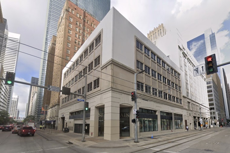 Car Slams Into Historic St. Germain Lofts in Downtown Houston, Knocks Down Pillar
