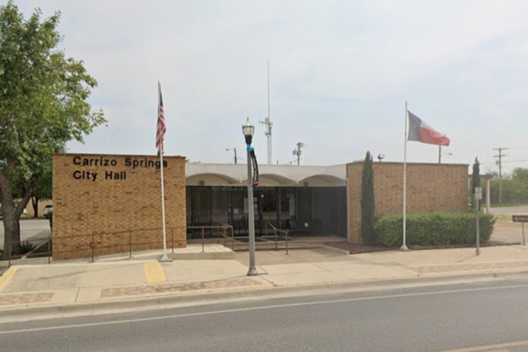 Carrizo Springs Council Ousts City Manager 3-2, Gives No Reason Why