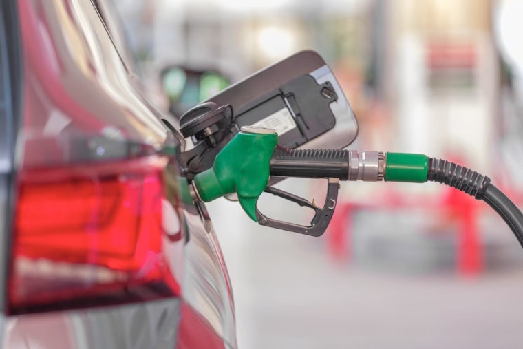 Chad Johnson, DraftKings Give Away Free Gas to Lines of North Miami-Dade Drivers