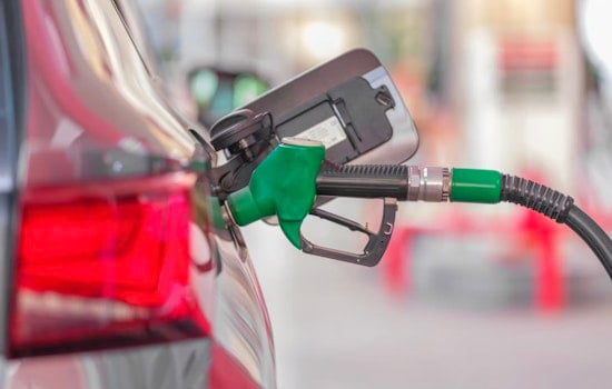 Chad Johnson, DraftKings Give Away Free Gas to Lines of North Miami-Dade Drivers