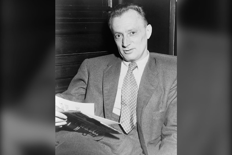 Chicago Bar Crawl Marks 75 Years of Algren's Gritty 'City on the Make'