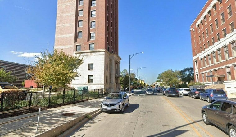Chicago Garbage Collector Who Shot Two Robbers Sees Survivor Sentenced to 8 Years