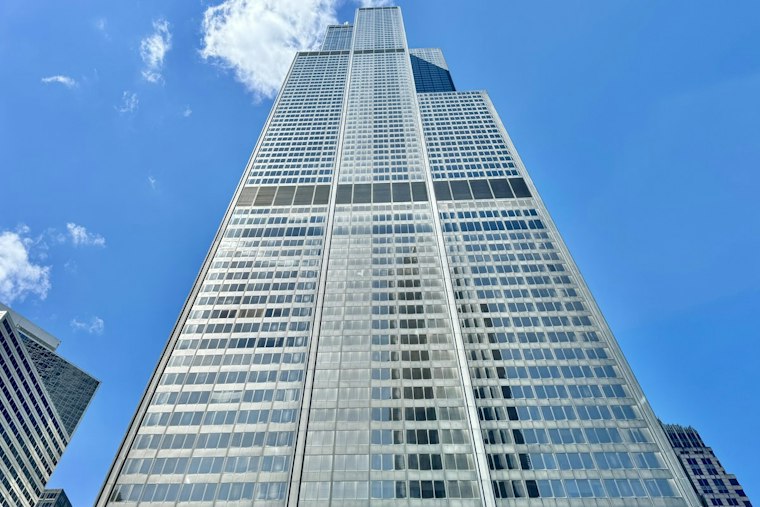 Chicago Police to Climb 105 Flights at Willis Tower for Wounded Officer