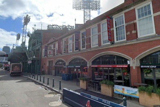 Chicago's Pat Bertoletti Devours 46 Sliders to Win Fenway Roast Beef Title