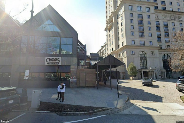 Chops Lobster Bar Adds First Suburban Spot in Johns Creek