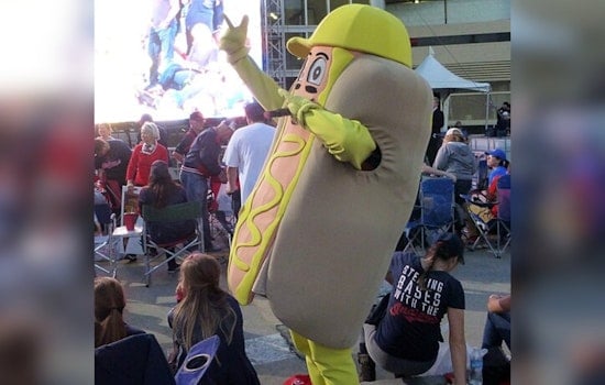 Cleveland Mascot Mustard Signs Hello to Deaf Brothers, Video Goes Viral