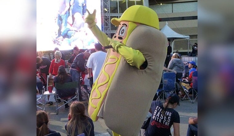Cleveland Mascot Mustard Signs Hello to Deaf Brothers, Video Goes Viral