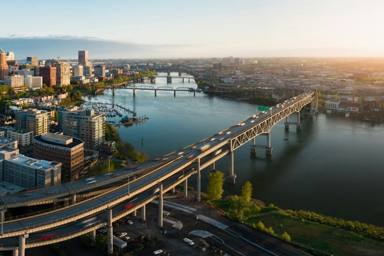 Cloudy Commute, Warm Weekend: Portland Forecast Stays Dry