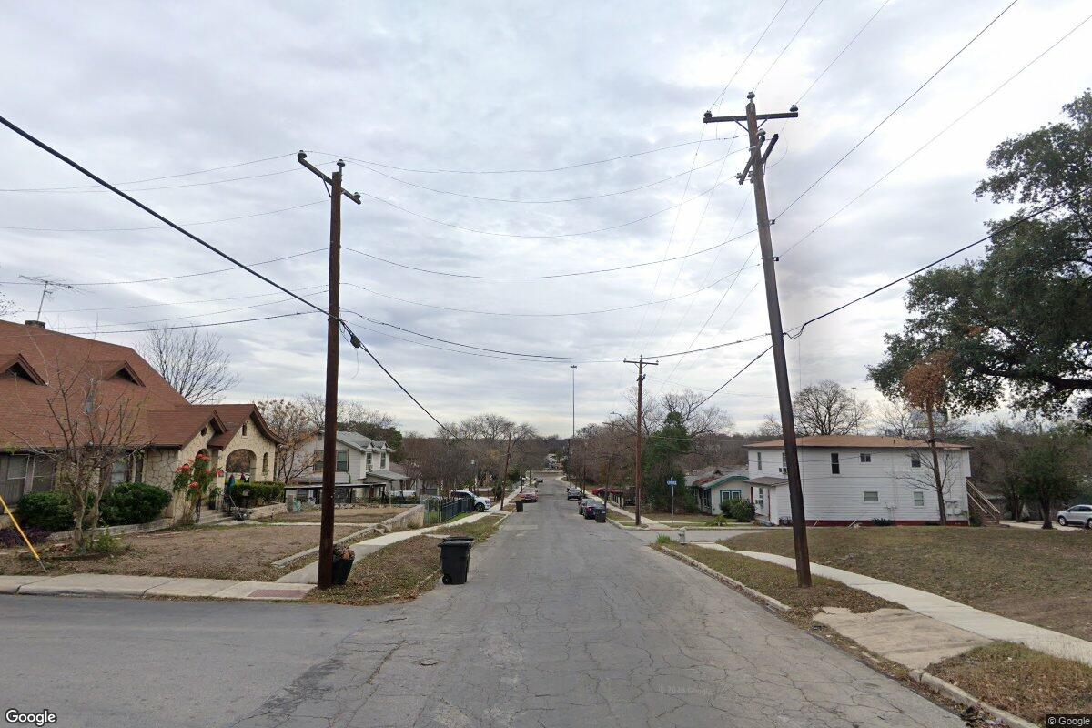 San Antonio House Fire Near Fredericksburg Road, Summit Ave