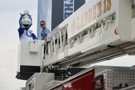 Colts Mascot Blue Dyes Downtown Indianapolis Canal Blue