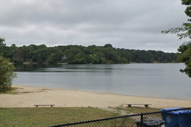 Connecticut Teen, 18, Dies After Falling Off Paddleboard Into Falmouth's Jenkins Pond