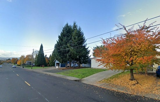 Dallas, Oregon Man Dies in House Fire as Two Others Escape; Two Dogs Rescued