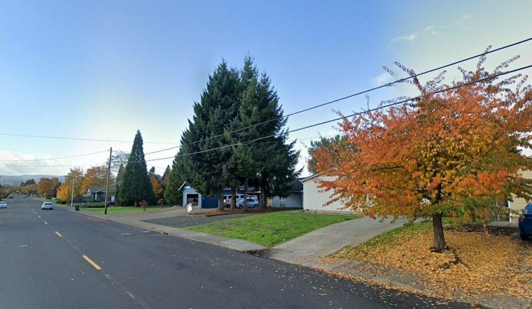Dallas, Oregon Man Dies in House Fire as Two Others Escape; Two Dogs Rescued