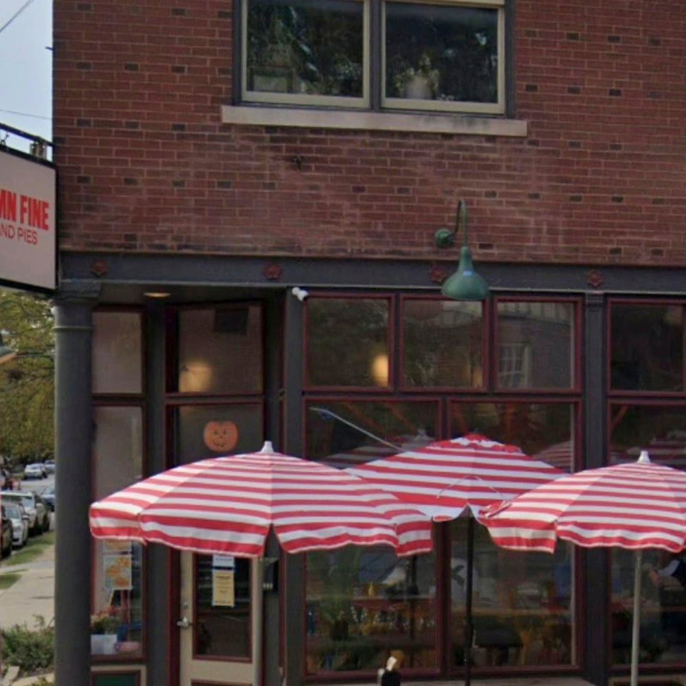 Damn Fine Hand Pies Takes Over Old Doughnut Shop for New Grove Bakery