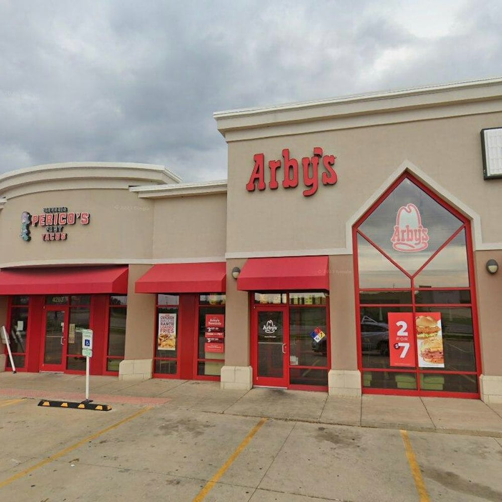 Dave's Hot Chicken Set to Spice Up Peoria, Right Across From Raising Cane's