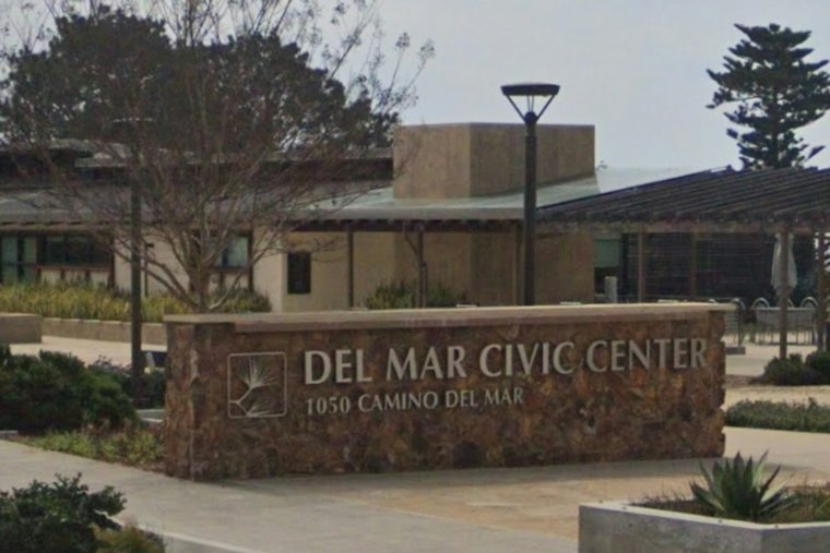 Del Mar Weighs Future of Shores Park as Dog-Park Debate Splits Neighbors