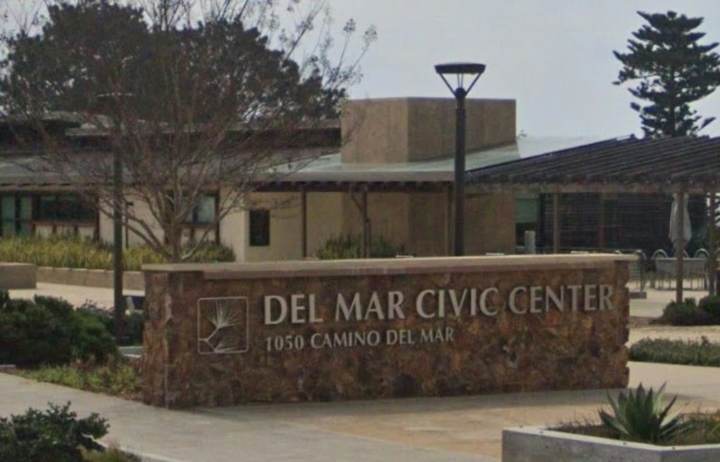 Del Mar Weighs Future of Shores Park as Dog-Park Debate Splits Neighbors