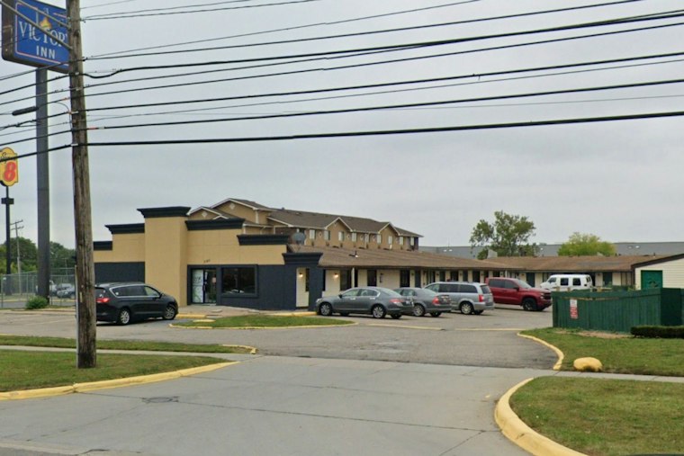 Detroit Man, 55, Posed as U.S. Marshal to Rob Three at Roseville Motel