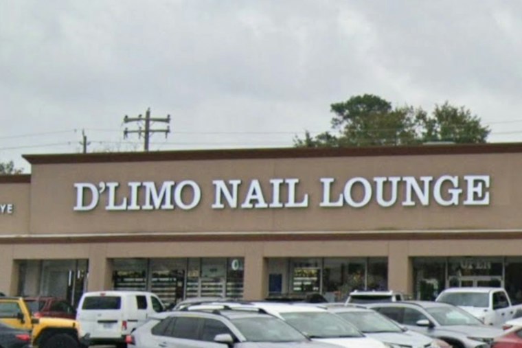 D'Limo Nail Lounge Brings Party Limo, 55 Pedicure Chairs to Meyerland