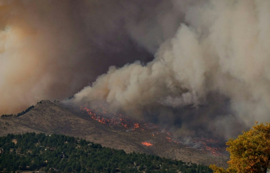 Dome Fire Balloons to Nearly 2,000 Acres Near Yosemite's Wawona