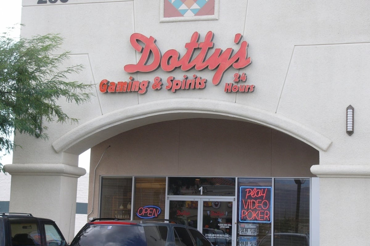 hoodline.com - Sarah Kim - Dotty's Files Permits for Red Feather Shopping Center, Las Vegas
