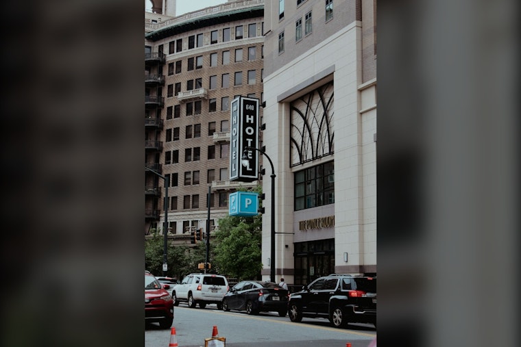 Dragon Con Fans Lose Midtown Hotel Rooms After Surprise Sale, Scramble for Beds