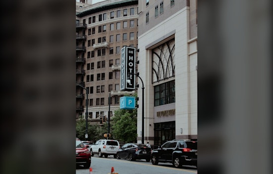 Dragon Con Fans Lose Midtown Hotel Rooms After Surprise Sale, Scramble for Beds