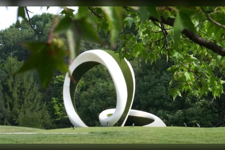 Dublin Unveils S/WING, a Golf Swing-Shaped Sculpture Near Muirfield Village
