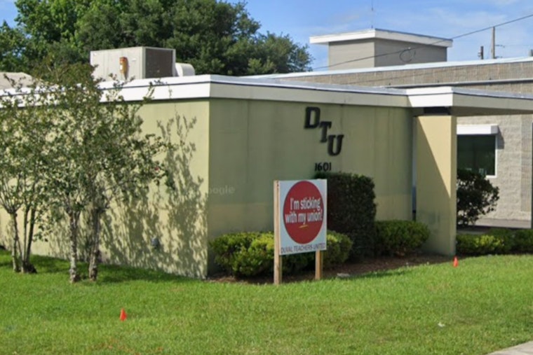 Duval Teachers United Races to Sign 900 Members Before Losing Bargaining Rights