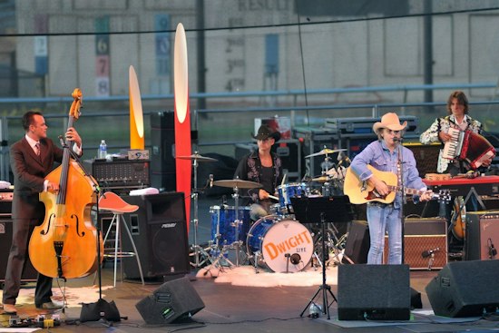 Dwight Yoakam Set For Free El Paso Show At Speaking Rock In October