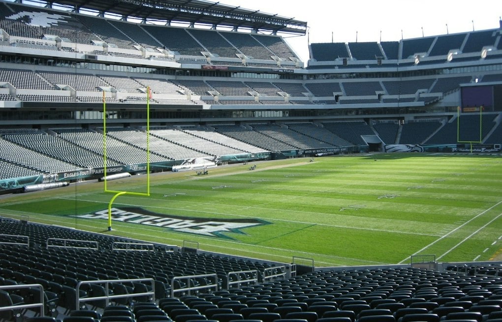 Eagles add $1 art-print vending machines at Lincoln Financial Field