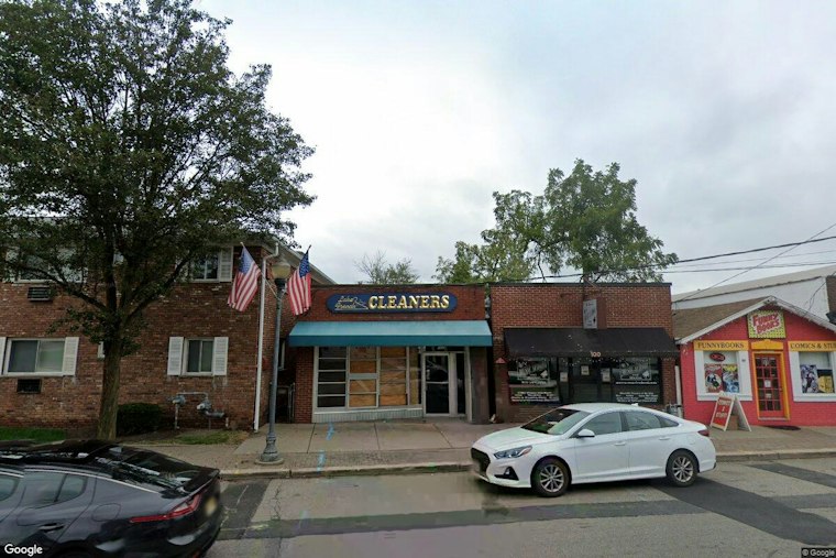 Empanada-Pizza Mashup Pizzanada Fills Lake Hiawatha's Old Dry Cleaner Spot